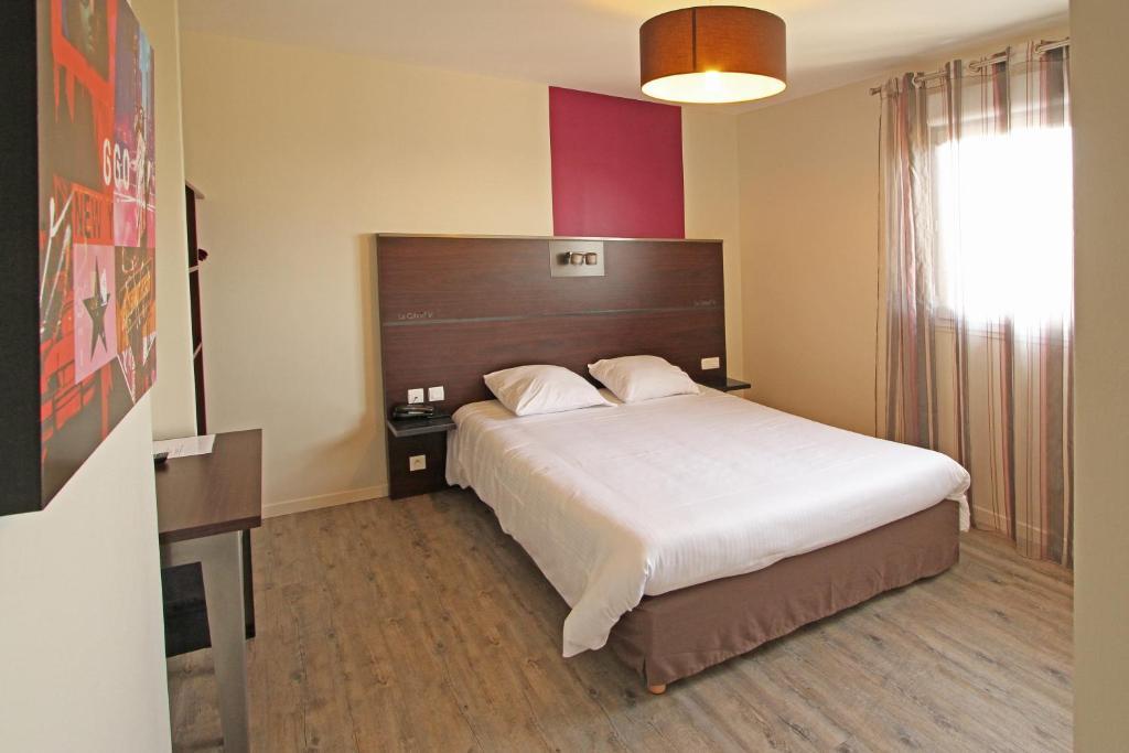 Hotel-Restaurant La Caborne Limonest Zewnętrze zdjęcie